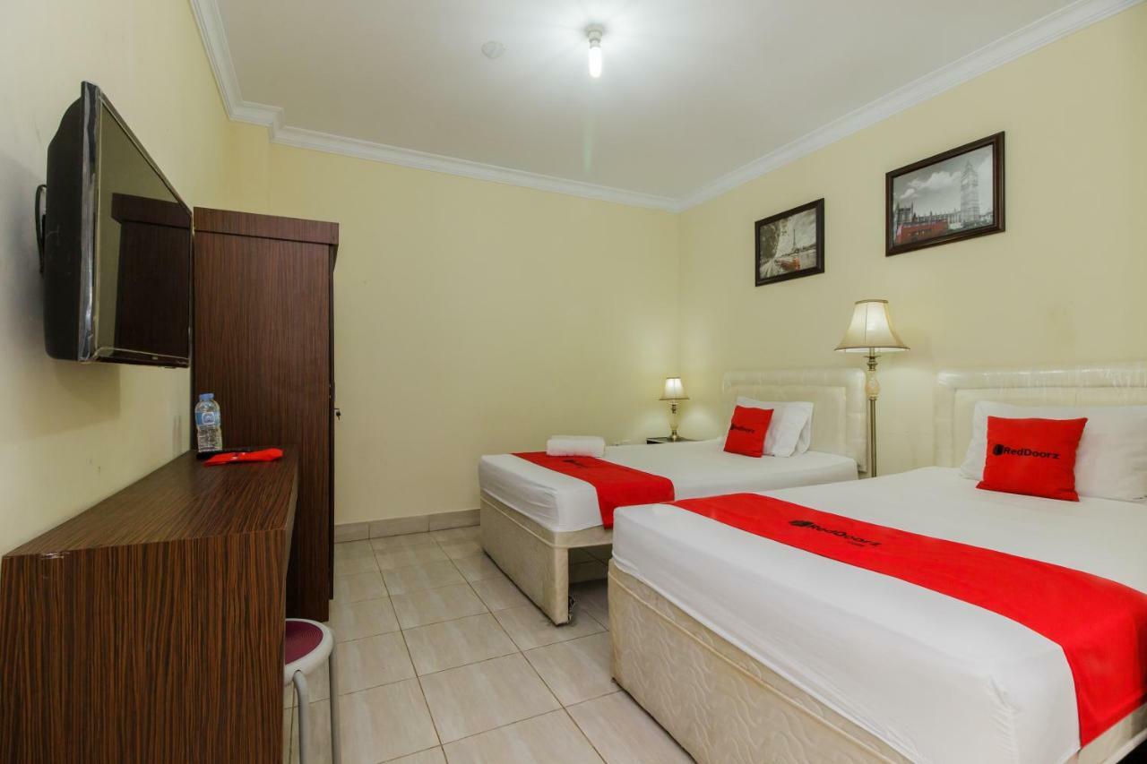Reddoorz @ Malalayang 2 Manado Hotel Exterior photo